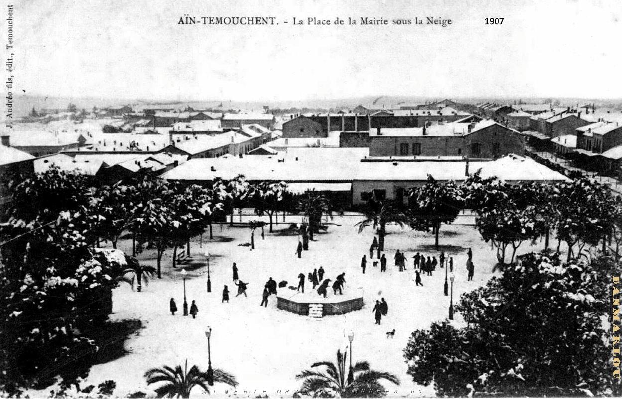 Ain-Temouchent - Place de la Mairie sous la Neige - 1907.jpg